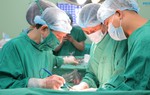 Cô gái 26 tuổi bàng hoàng phát hiện ung thư buồng trứng trên nền hội chứng hiếm gặp