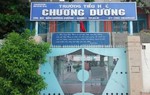Cô giáo xin tiền mua máy tính và tấm gương xấu cho trẻ