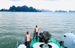 Vùng 1 Hải quân điều 15 tàu, 8 xuồng tìm kiếm ngư dân mất tích tại Vịnh Hạ Long 