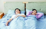 Ngủ riêng có ảnh hưởng đến tình cảm vợ chồng?