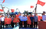 Lực lượng Hải quân ngăn chặn gần 300 tàu cá có ý định vượt ranh giới trên biển