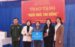 Trao tặng “Ngôi nhà 100 đồng” cho phụ nữ đơn thân 