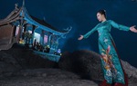Hồ Quỳnh Hương hát trên đỉnh Yên Tử