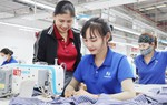 Năm 2024, thu nhập bình quân hàng tháng của lao động nữ thấp hơn nam 2,2 triệu đồng