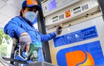 Giá xăng RON 95 tăng vượt ngưỡng 21.000 đồng/lít