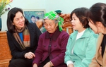 Phó Chủ tịch Hội LHPN Việt Nam Nguyễn Thị Minh Hương thăm, tặng quà Tết tại Lai Châu