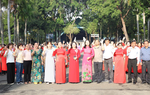 Phụ nữ Bình Thới đồng diễn dân vũ chào mừng Đại hội Đảng bộ TPHCM