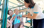 Hội LHPN Hà Nội thăm hỏi, động viên người dân 2 xã bị ảnh hưởng nặng nề bởi bão lũ