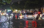 Ngập lụt ở Hà Nội và TPHCM, chuyên gia hiến kế mô hình "sống cùng với nước"