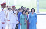 Đoàn đại biểu Hội LHPN Việt Nam vào Lăng viếng Chủ tịch Hồ Chí Minh