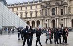 Vụ trộm tại Bảo tàng Louvre: Giám đốc bảo tàng thừa nhận sai sót an ninh