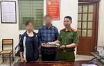 Cô gái bị "bắt cóc online", phá két sắt của gia đình lấy tiền và vàng đưa cho công an "rởm"