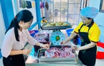 Liên ngành Hà Nội kiểm tra bữa ăn bán trú Trường Tiểu học Chu Minh sau vụ nhập "thịt ôi, cá ươn"