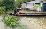 Huế: Trường học cho gửi xe máy, ô tô và chỗ ở, bữa ăn miễn phí với người dân tránh mưa lũ
