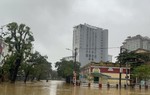Huế: Mưa lũ làm 1 người chết, 1 người mất tích, 35.000 ngôi nhà bị ngập lụt