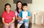 Hội LHPN tỉnh Hưng Yên thăm hỏi, tặng quà gia đình hội viên bị ảnh hưởng bởi bão số 10