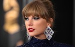 Taylor Swift phá kỷ lục streaming với album mới "Showgirl"