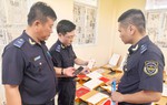 Hải quan thu giữ gần 5.000 điện thoại, 2.550 giày trẻ em vi phạm sở hữu trí tuệ