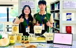 Nhóm sinh viên biến phế phẩm từ trái sầu riêng thành sản phẩm hữu ích cho nông nghiệp