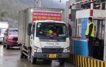 Miễn thu phí đường bộ cho các đoàn xe cứu trợ đồng bào vùng mưa lũ