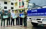 48 tấn sữa và nước uống của Vinamilk đến "rốn lũ" miền Trung và Tây Nguyên 