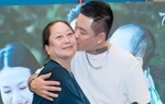 Ca sĩ Tuấn Hưng: "Tình yêu thương đã giúp mẹ tôi hồi phục"