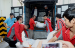 TPHCM vận chuyển 30 tấn hàng hóa hỗ trợ người dân vùng lũ Huế và Đà Nẵng
