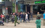 Người dân khống chế thành công đối tượng cướp tiệm vàng