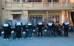 Khởi tố nhóm thanh thiếu niên "bốc đầu" xe máy trên tỉnh lộ Cao Bằng