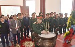 Chủ nhiệm Tổng cục Chính trị QĐND Việt Nam dâng hương tưởng niệm tại di tích rừng Trần Hưng Đạo
