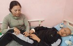 Người phụ nữ đơn thân chăm con bị ung thư xương được độc giả giúp đỡ hơn 100 triệu đồng