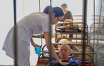 Nữ điều dưỡng viên dành cả thanh xuân chăm sóc thương binh tâm thần