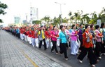 Bến Tre: Hơn 1.000 hội viên, phụ nữ diễu hành trong trang phục áo bà ba