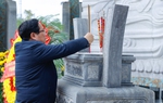 Thủ tướng dâng hương tri ân các anh hùng liệt sĩ và Mẹ Việt Nam anh hùng