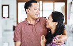 "Giữ lửa" hôn nhân tuổi trung niên 