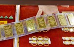 Giá vàng tiếp tục giảm