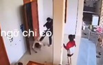 Phẫn nộ clip người đàn ông đánh vợ, con dã man ngay trong bữa cơm