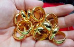 Vàng nhẫn áp sát 99 triệu đồng