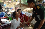 Lực lượng cứu hộ cứu nạn Việt Nam tặng 30 tấn lương khô hỗ trợ nạn nhân ở Myanmar 