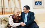 Thủ tướng Phạm Minh Chính chúc mừng nguyên Phó Chủ tịch nước Nguyễn Thị Bình