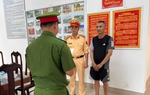 Bắt tài xế ô tô dùng gậy bóng chày đánh người bố chở con nhỏ ở Bình Dương