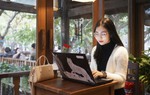 Thu nhập thấp sau khi ra trường, Gen Z làm nhiều việc cùng lúc để trụ lại ở Hà Nội
