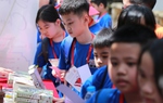 Học sinh tiểu học trải nghiệm bộ mô hình lắp ráp di tích Hoàng thành Thăng Long