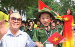 TPHCM: Không khí 30/4 tới sớm, người dân mãn nhãn với màn trình diễn của trực thăng và đại bác