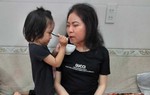 Sức khỏe suy kiệt vì ung thư gan giai đoạn cuối, mẹ vẫn cố gắng từng ngày để được sống bên các con