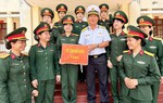 Bộ Tư lệnh Hải quân tặng quà, động viên các nữ quân nhân luyện tập diễu binh