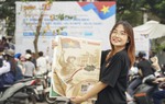 Giới trẻ xếp hàng "săn đón" ấn phẩm đặc biệt về Ngày Giải phóng miền Nam, thống nhất đất nước