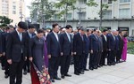 Lãnh đạo Đảng, Nhà nước dâng hương tưởng nhớ Chủ tịch Hồ Chí Minh và Chủ tịch Tôn Đức Thắng