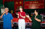 Lý Nhã Kỳ tri ân các cựu chiến binh nhân dịp 30/4