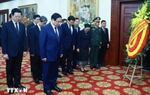 Thủ tướng Phạm Minh Chính viếng đồng chí Khamtay Siphandone